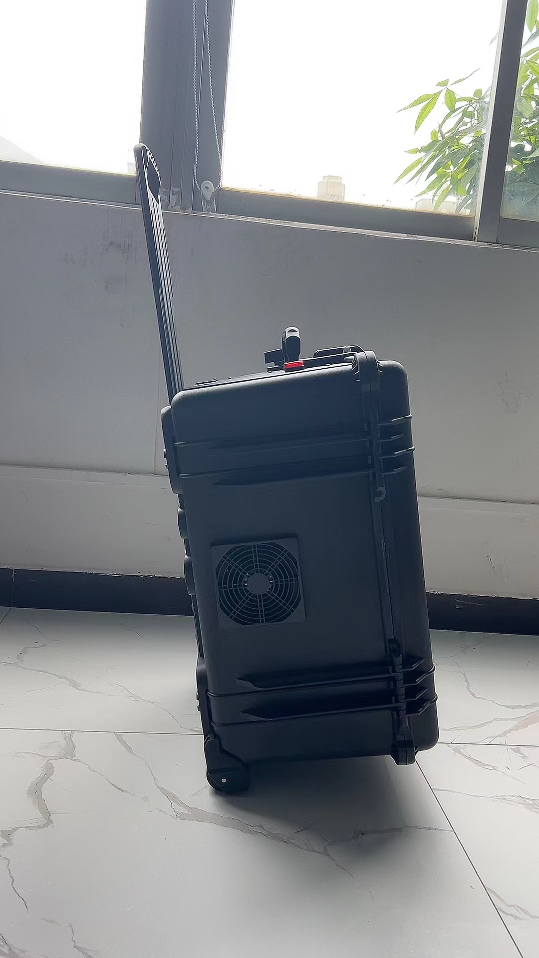 仁怀手拉箱型移动通信干扰器